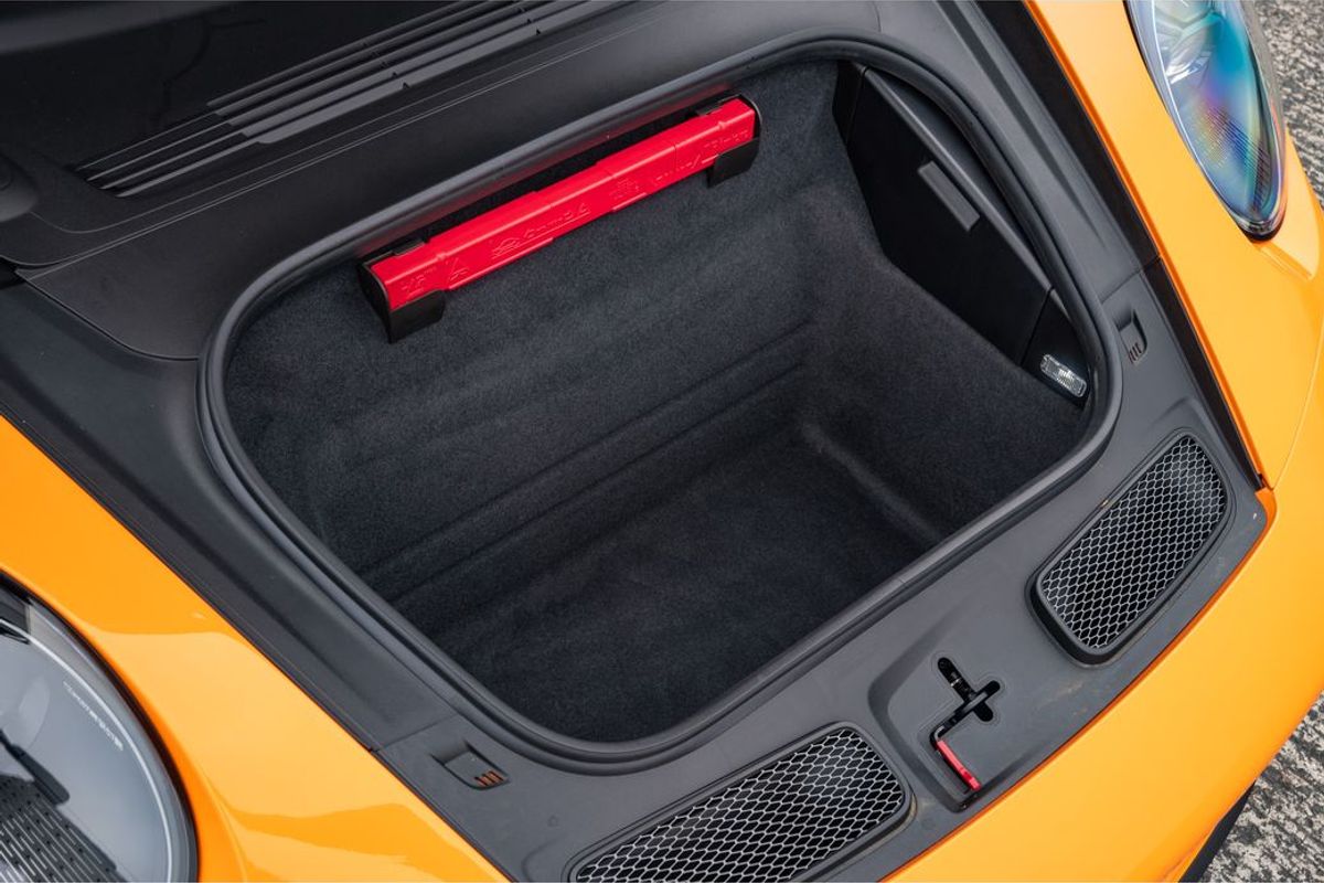 2025 Porsche 911 (992) S/T