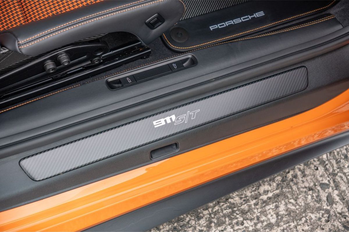 2025 Porsche 911 (992) S/T
