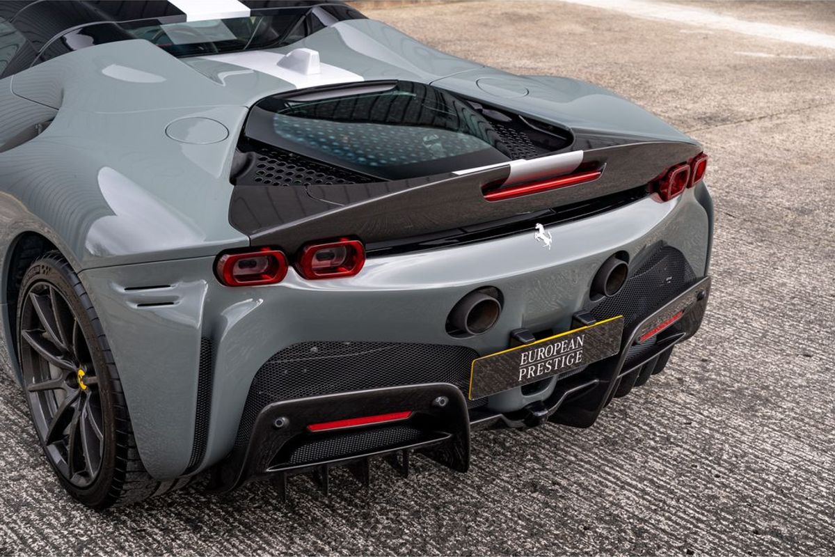 2022 Ferrari SF90 Spider Assetto Fiorano