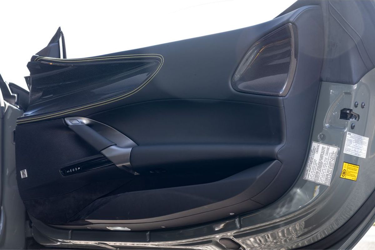 2022 Ferrari SF90 Spider Assetto Fiorano