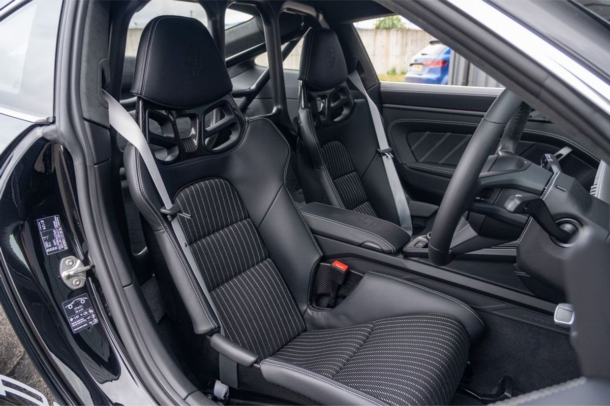 2025 Porsche 911 (992) S/T