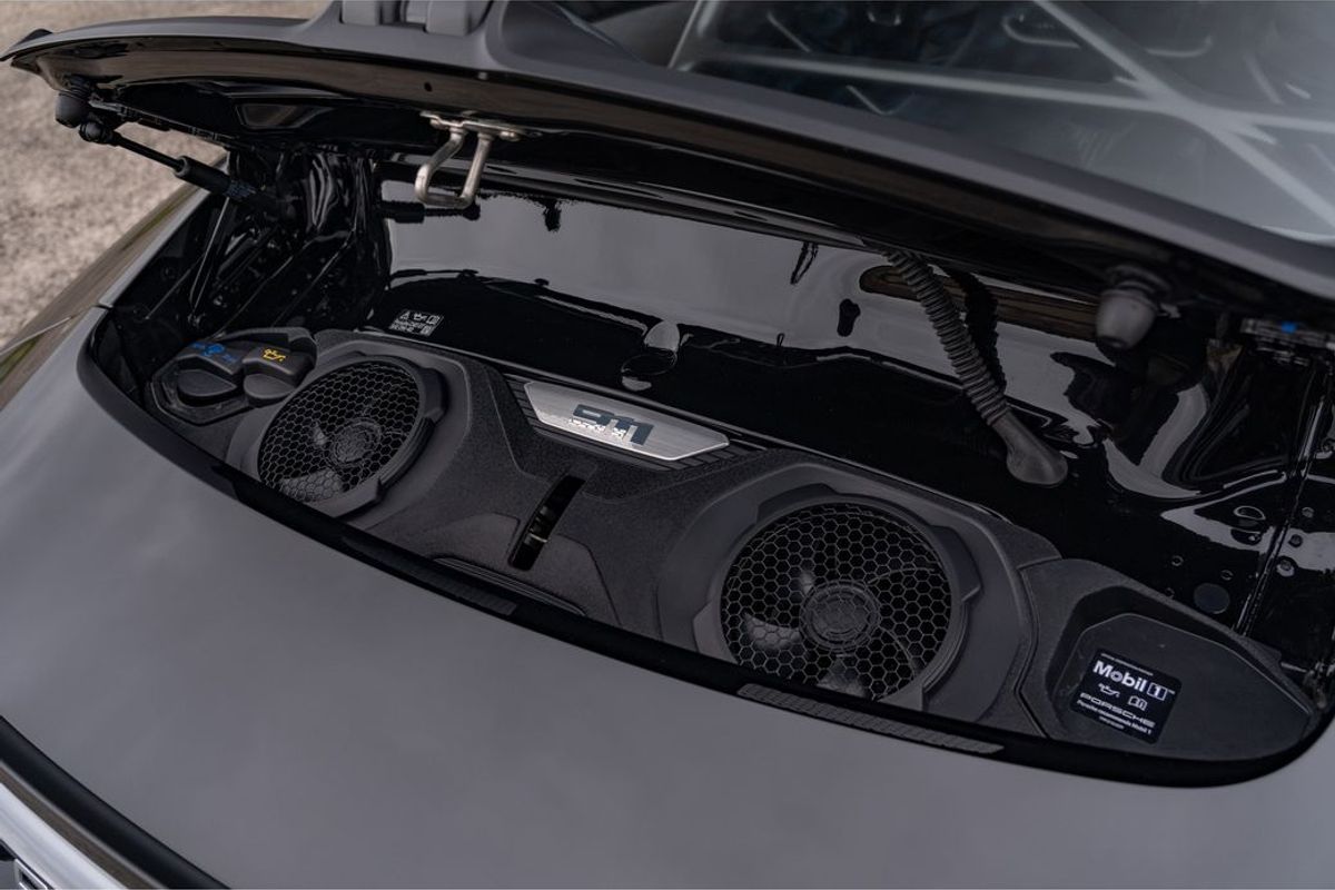 2025 Porsche 911 (992) S/T