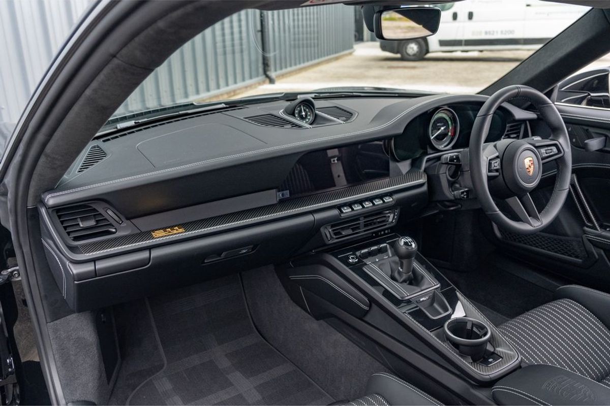 2025 Porsche 911 (992) S/T