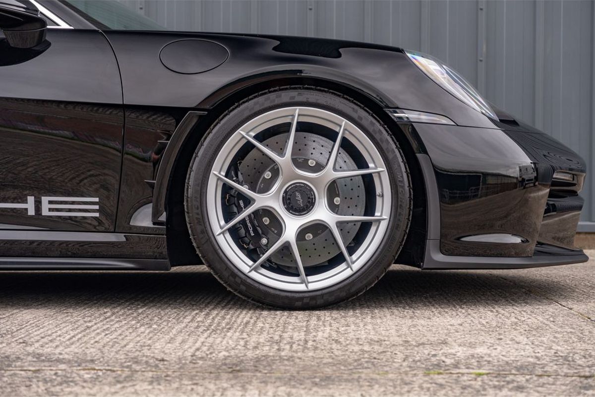 2025 Porsche 911 (992) S/T