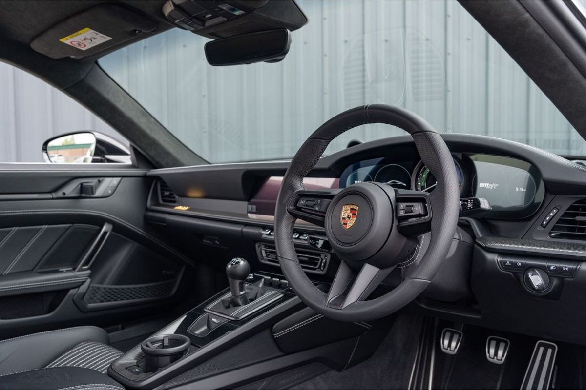 2025 Porsche 911 (992) S/T