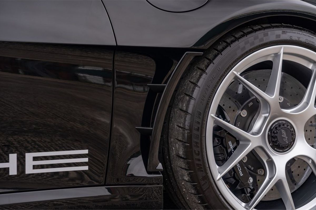 2025 Porsche 911 (992) S/T