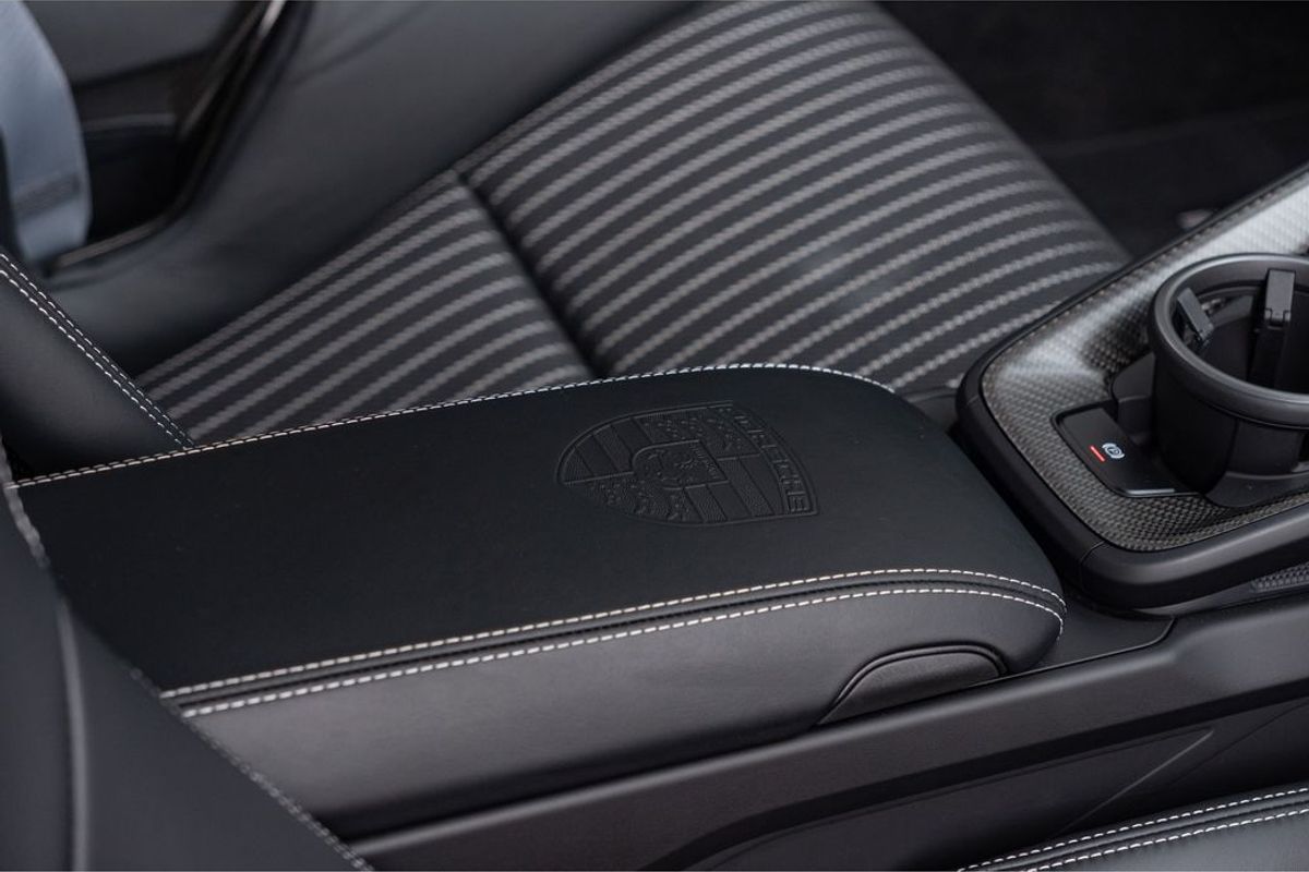 2025 Porsche 911 (992) S/T