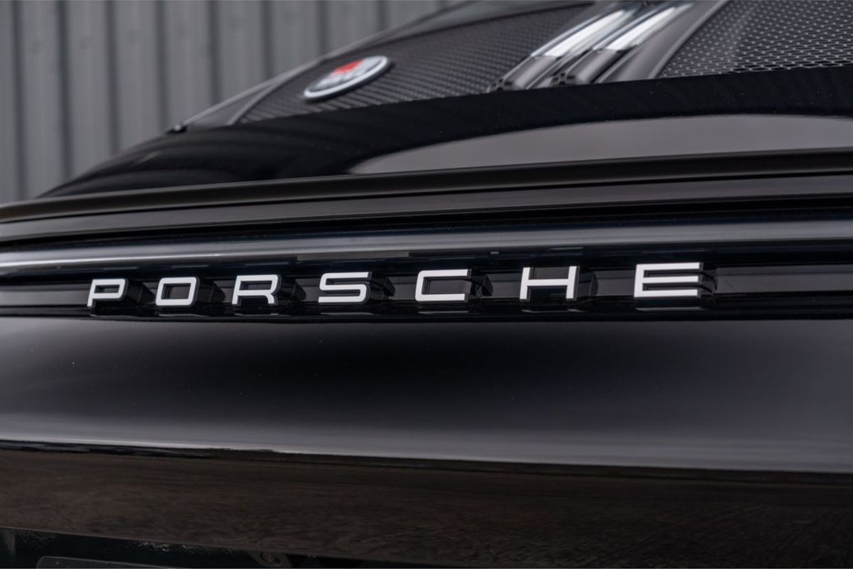 2025 Porsche 911 (992) S/T