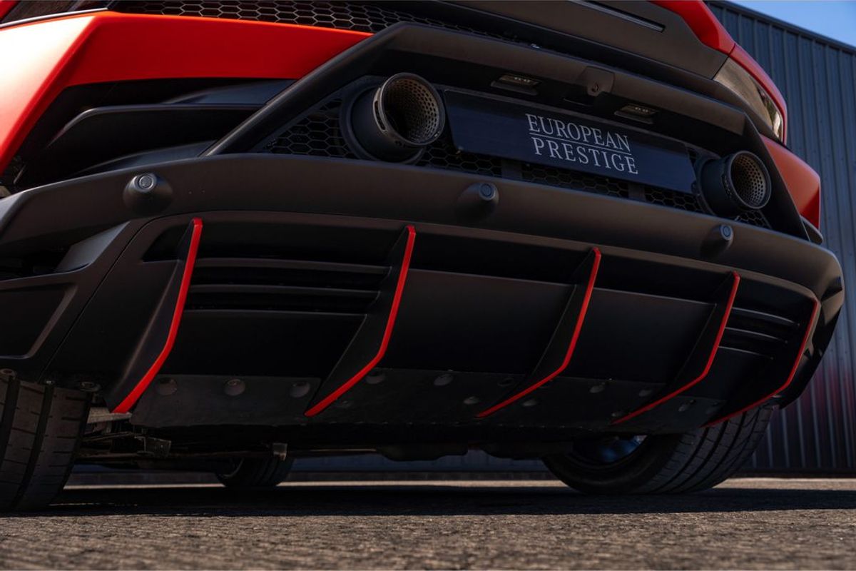2021 Lamborghini Huracan Fluo Capsule