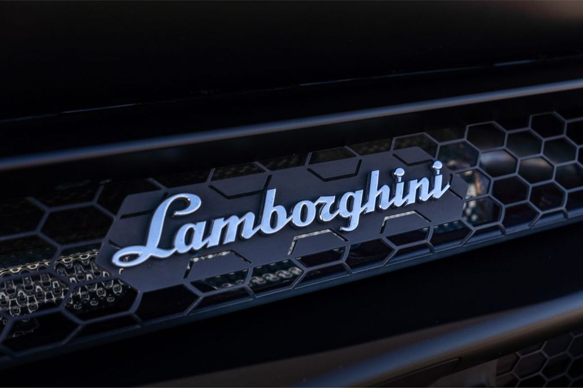 2021 Lamborghini Huracan Fluo Capsule
