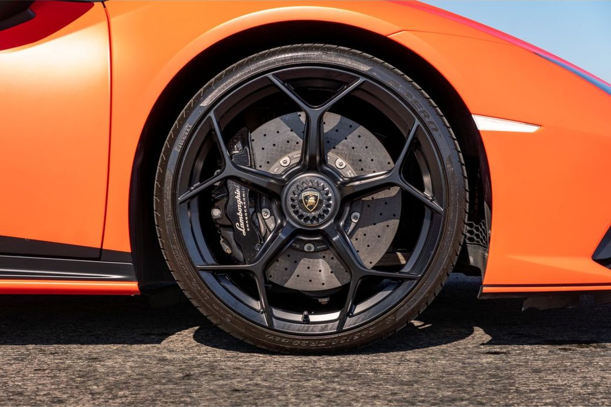 2021 Lamborghini Huracan Fluo Capsule