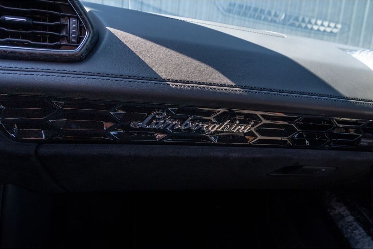 2021 Lamborghini Huracan Fluo Capsule