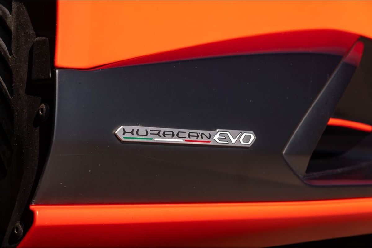2021 Lamborghini Huracan Fluo Capsule