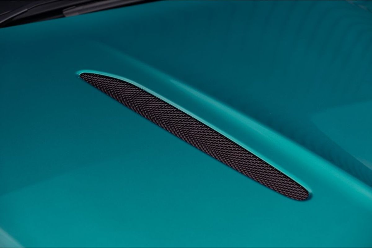 2025 Aston Martin V8 Vantage