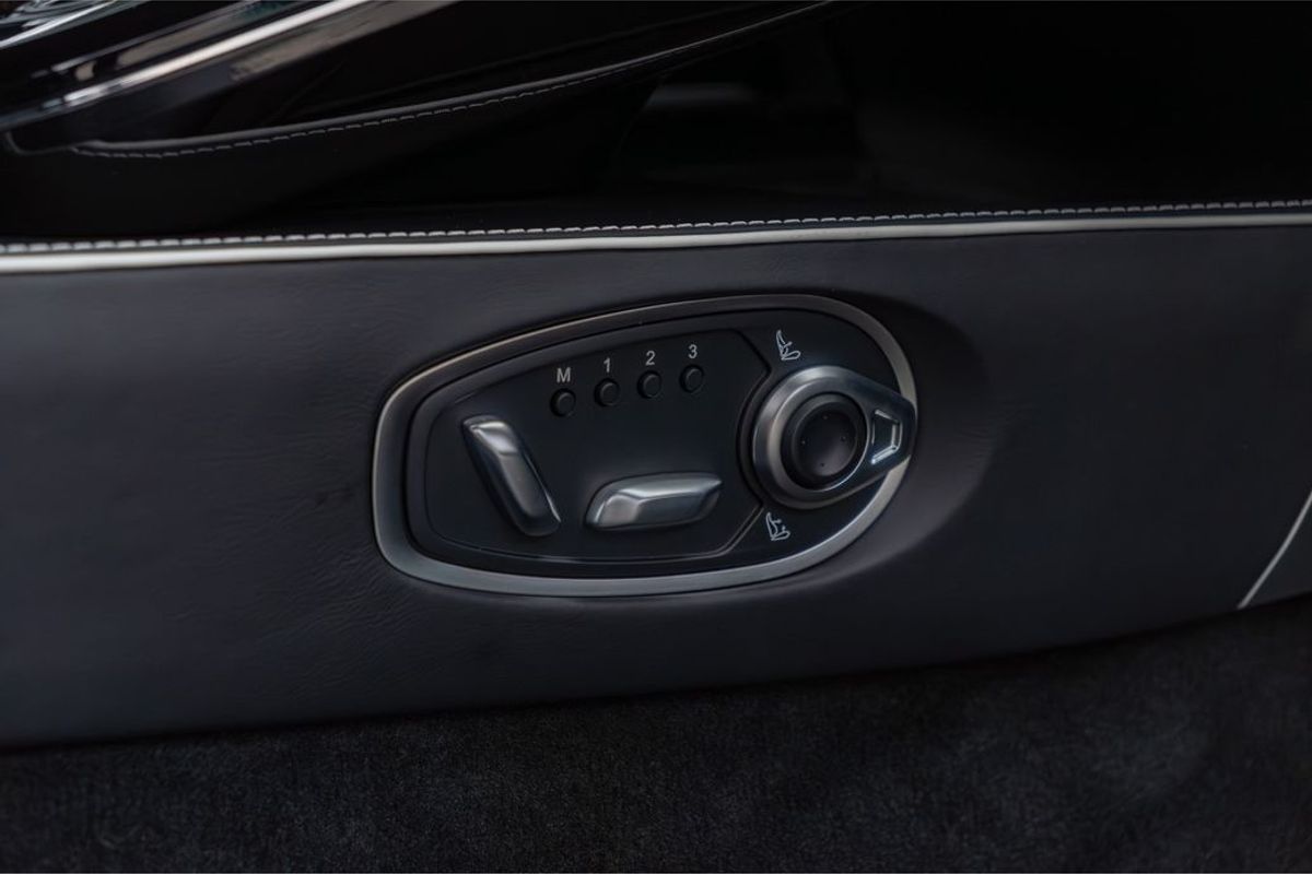2025 Aston Martin V8 Vantage