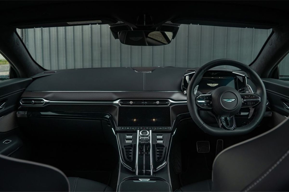 2025 Aston Martin V8 Vantage