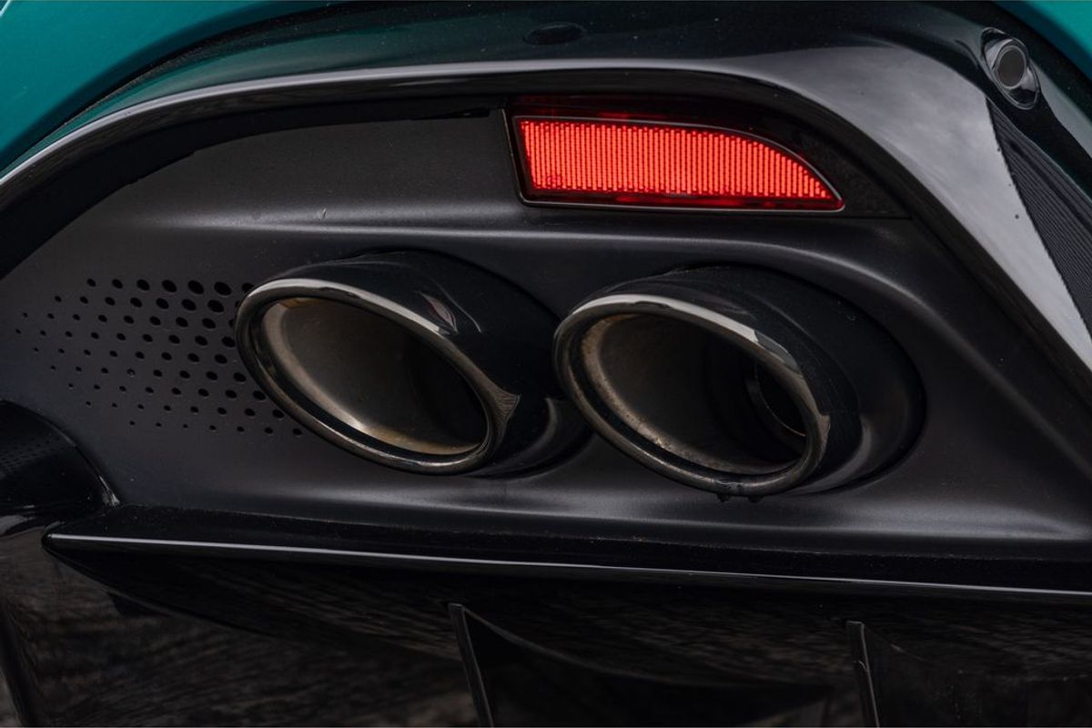2025 Aston Martin V8 Vantage