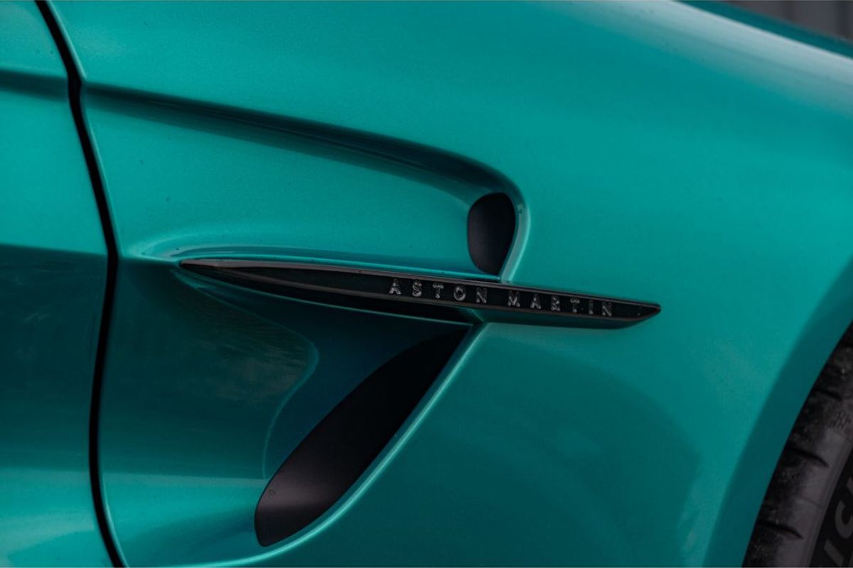 2025 Aston Martin V8 Vantage