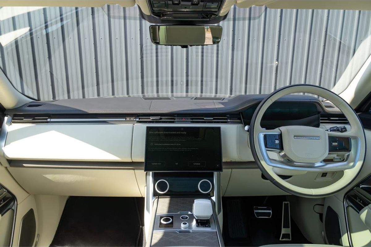2023 Land Rover Range Rover P530 SV LWB