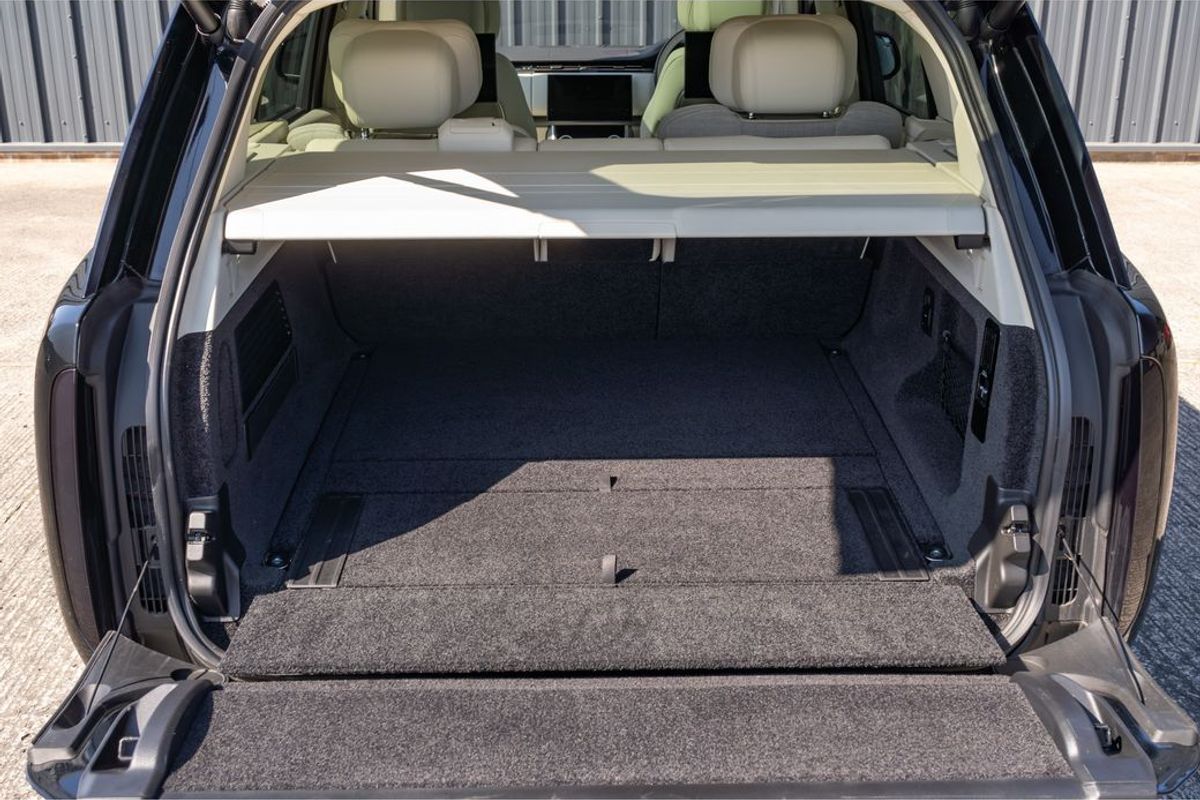 2023 Land Rover Range Rover P530 SV LWB
