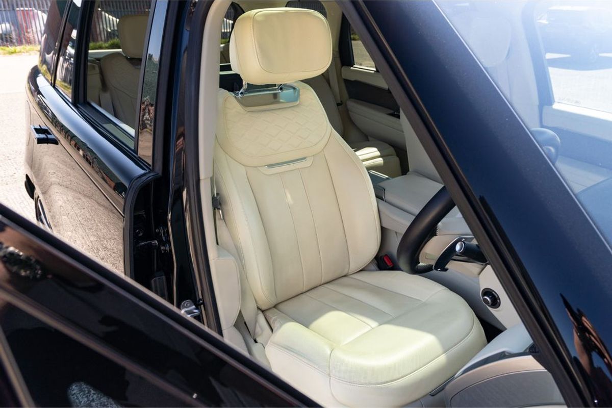 2023 Land Rover Range Rover P530 SV LWB