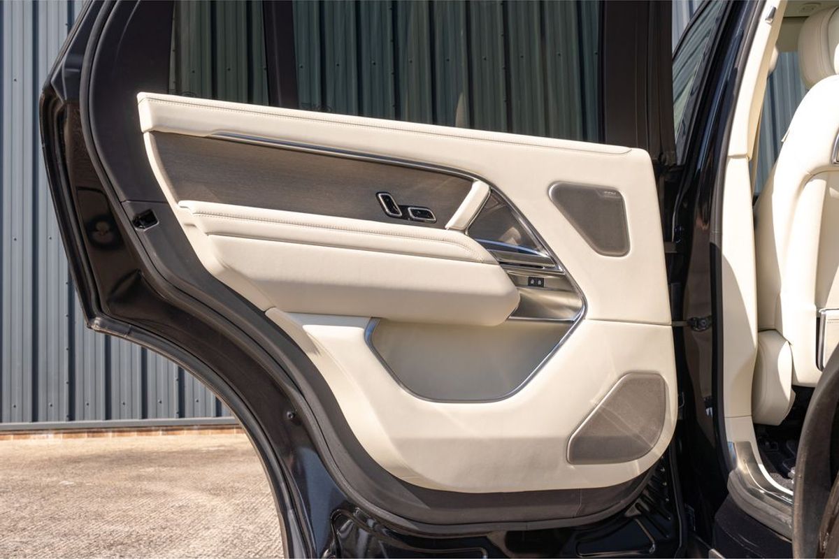 2023 Land Rover Range Rover P530 SV LWB