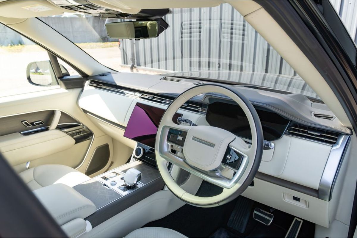 2023 Land Rover Range Rover P530 SV LWB
