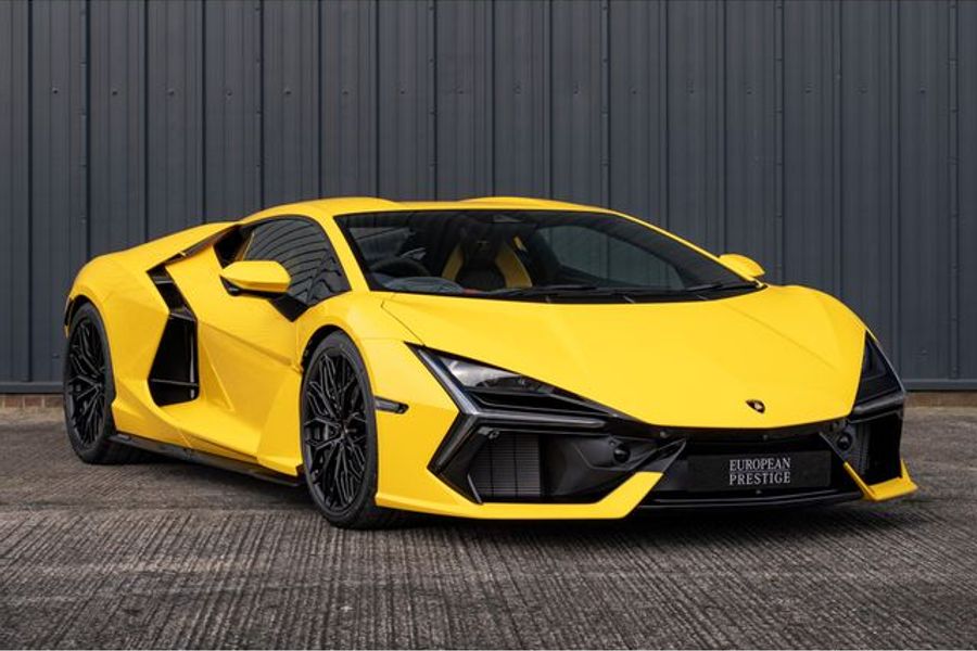 Lamborghini Revuelto