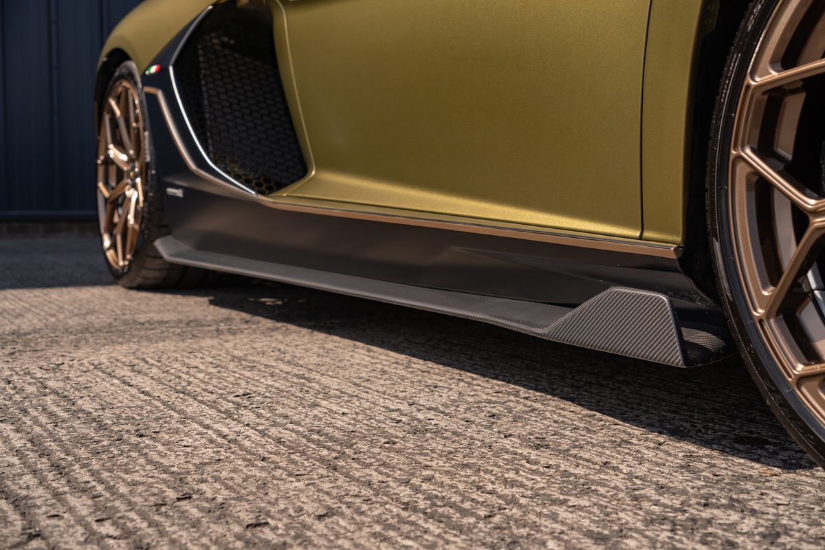 2022 Lamborghini Aventador Ultimae Roadster