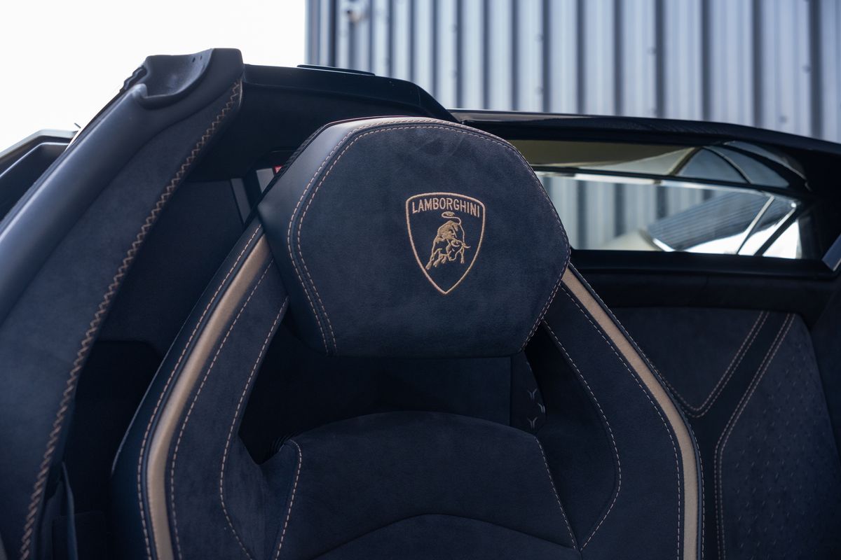 2022 Lamborghini Aventador Ultimae Roadster