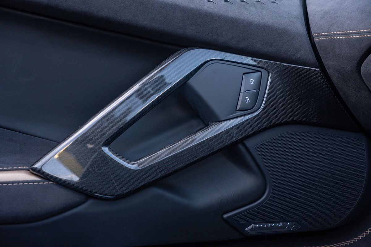2022 Lamborghini Aventador Ultimae Roadster