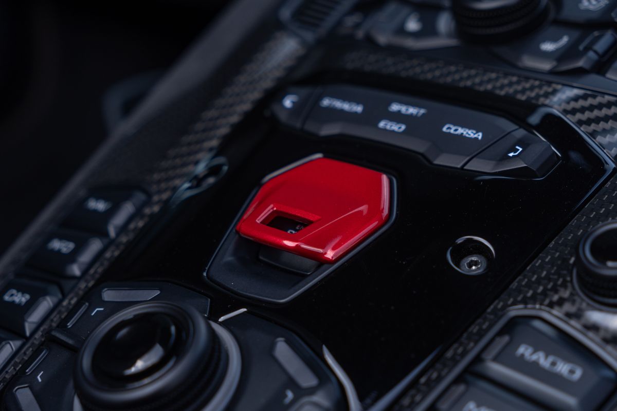 2022 Lamborghini Aventador Ultimae Roadster