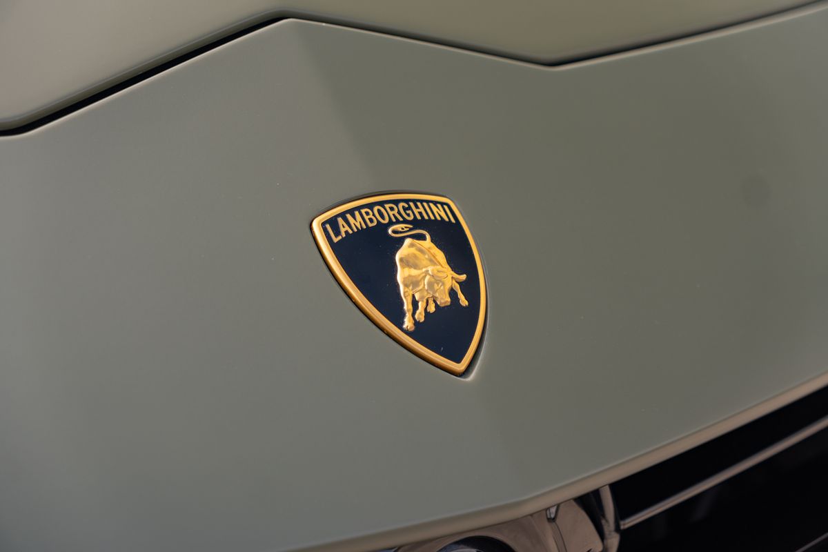 2024 Lamborghini Urus Performante