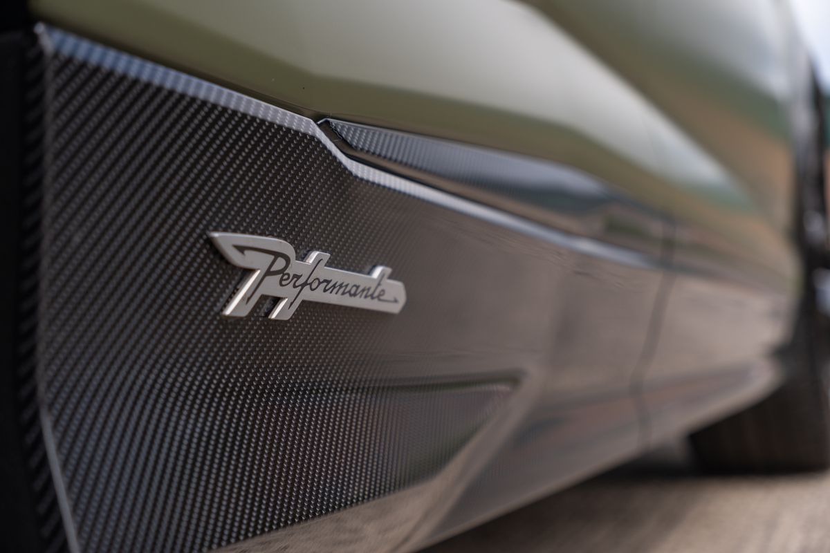 2024 Lamborghini Urus Performante