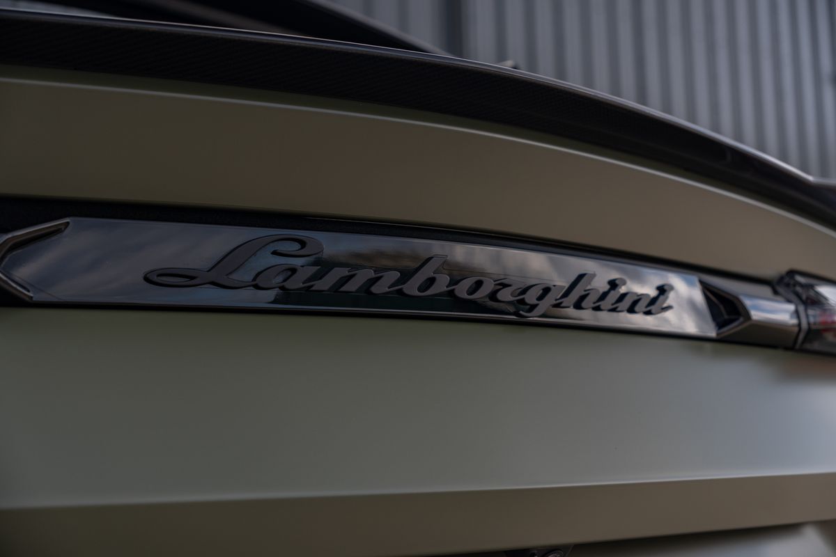 2024 Lamborghini Urus Performante