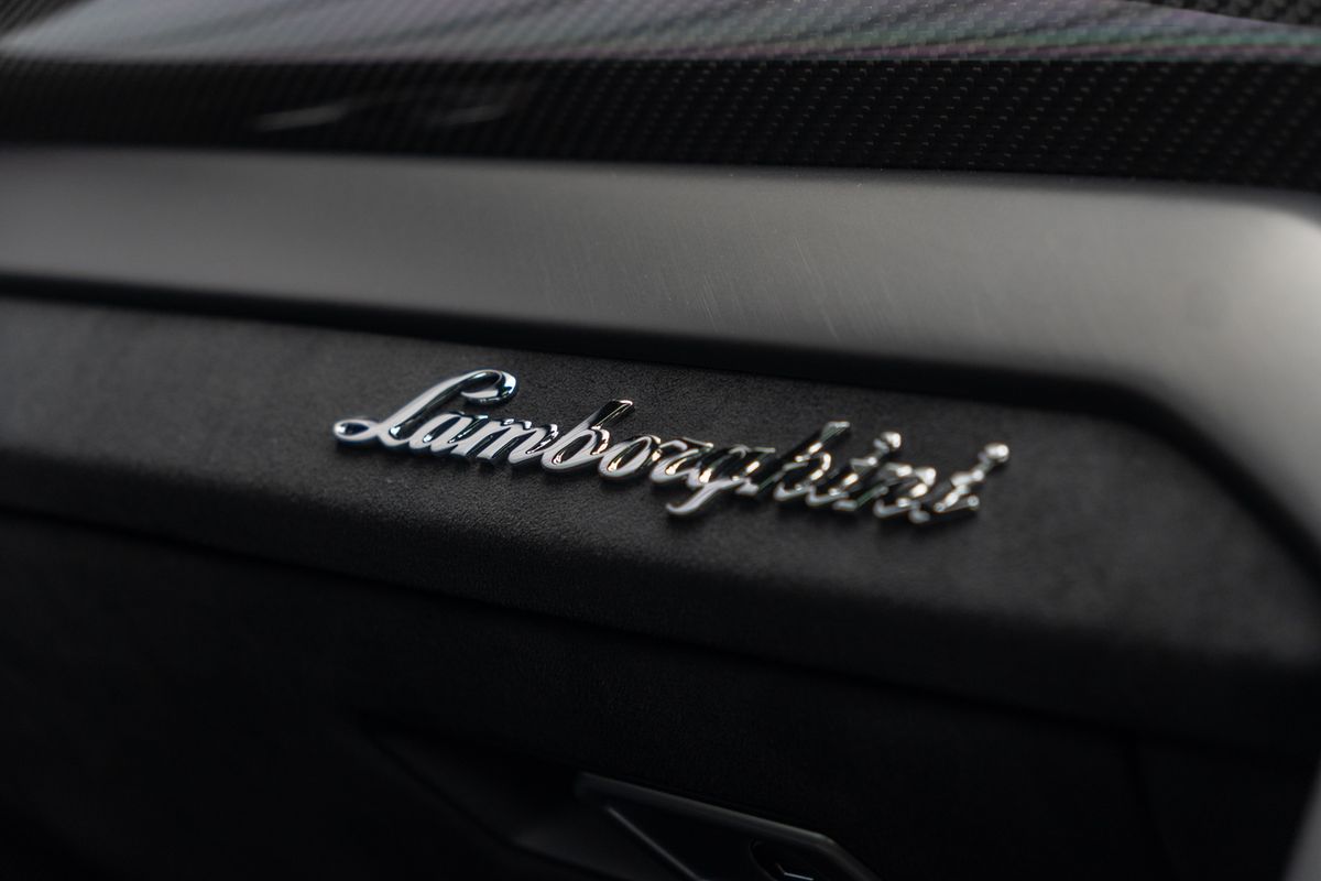 2024 Lamborghini Urus Performante