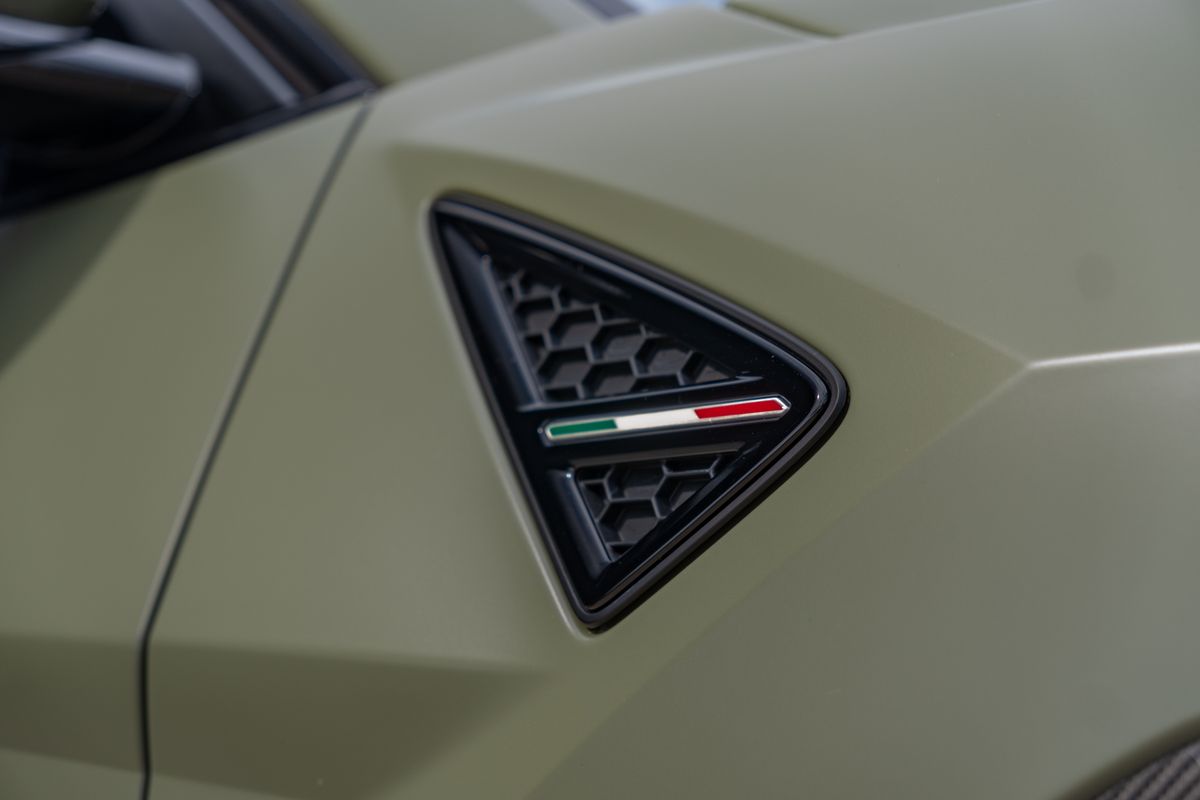 2024 Lamborghini Urus Performante