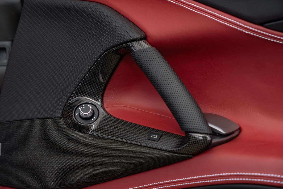 2021 Ferrari 812 GTS