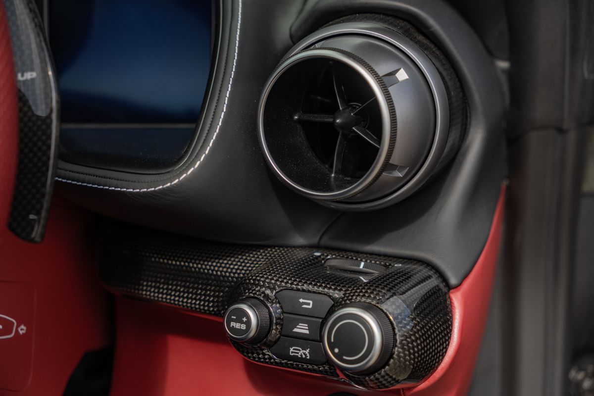 2021 Ferrari 812 GTS