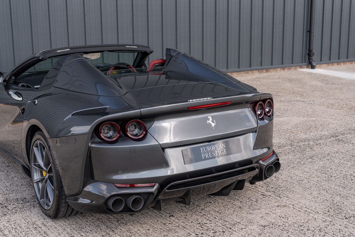 2021 Ferrari 812 GTS