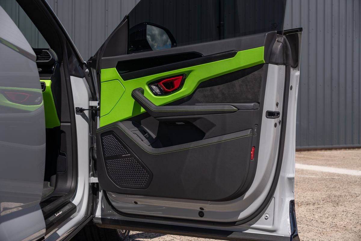 2023 Lamborghini Urus S
