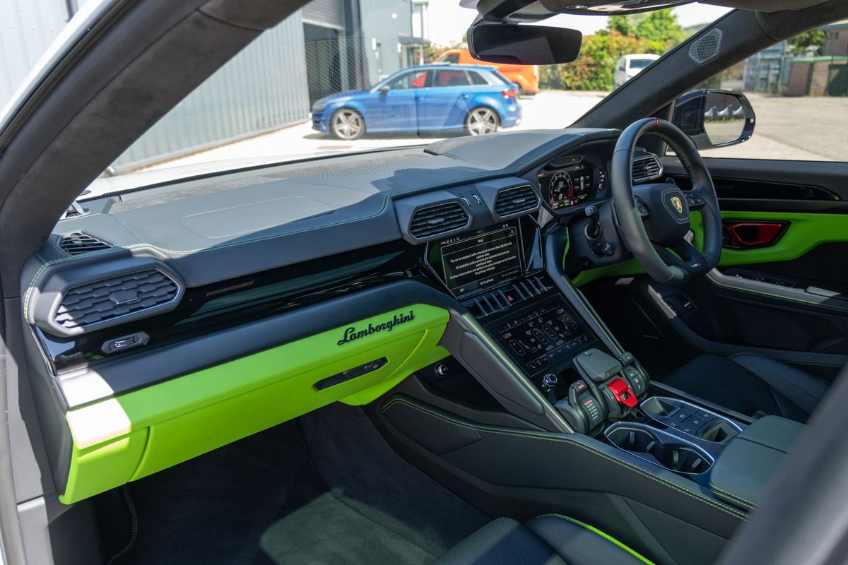 2023 Lamborghini Urus S