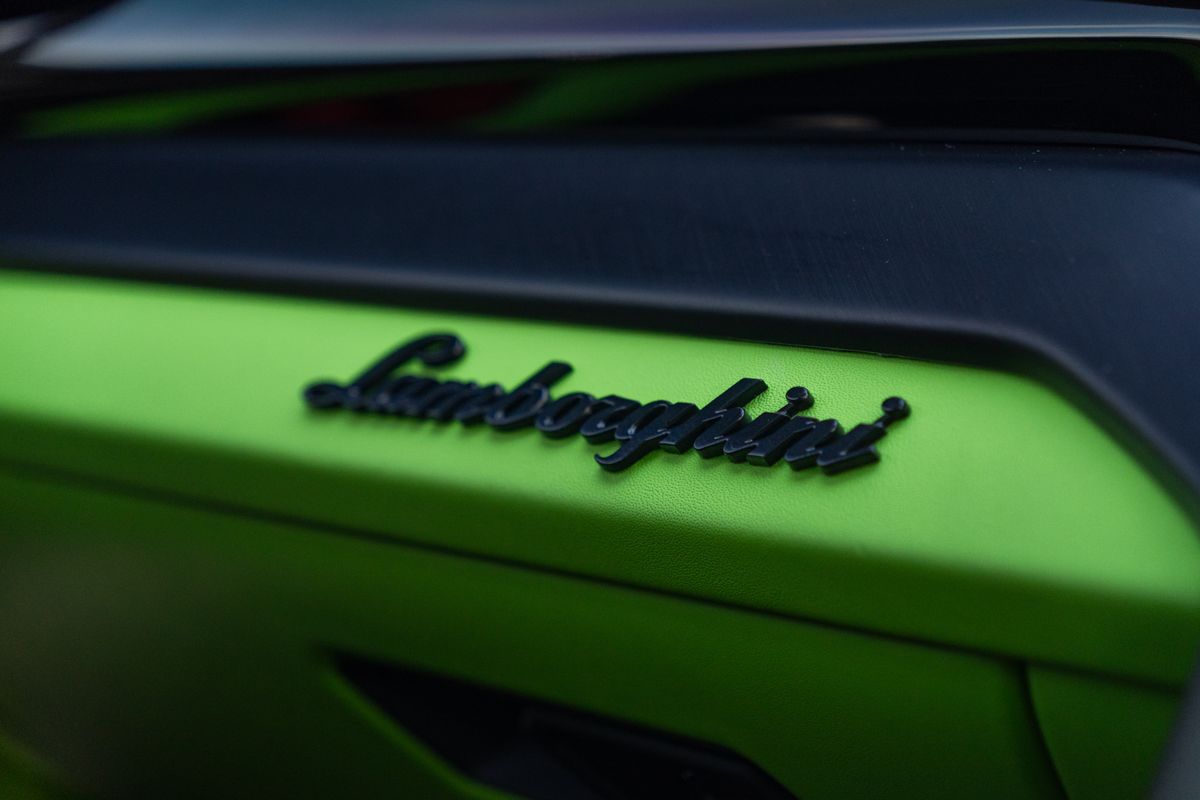 2023 Lamborghini Urus S
