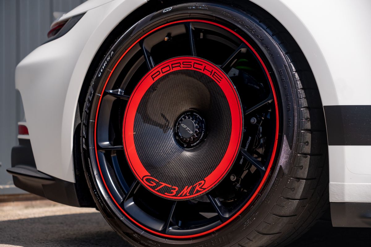 2023 Porsche 911 (992) GT3 Manthey Racing