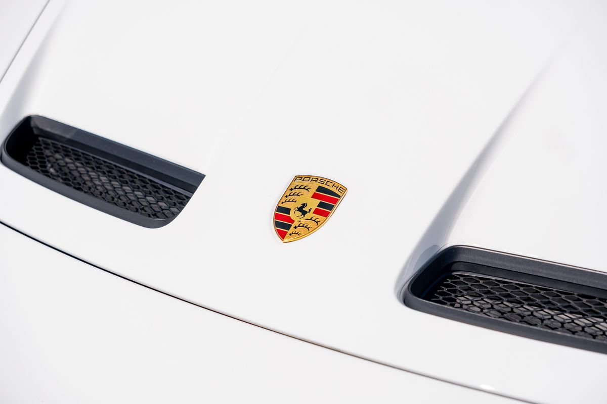 2023 Porsche 911 (992) GT3 Manthey Racing
