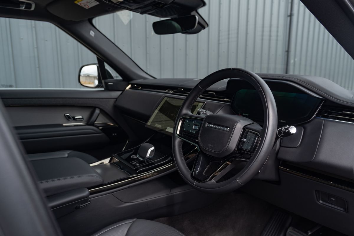 2025 Land Rover Range Rover Sport