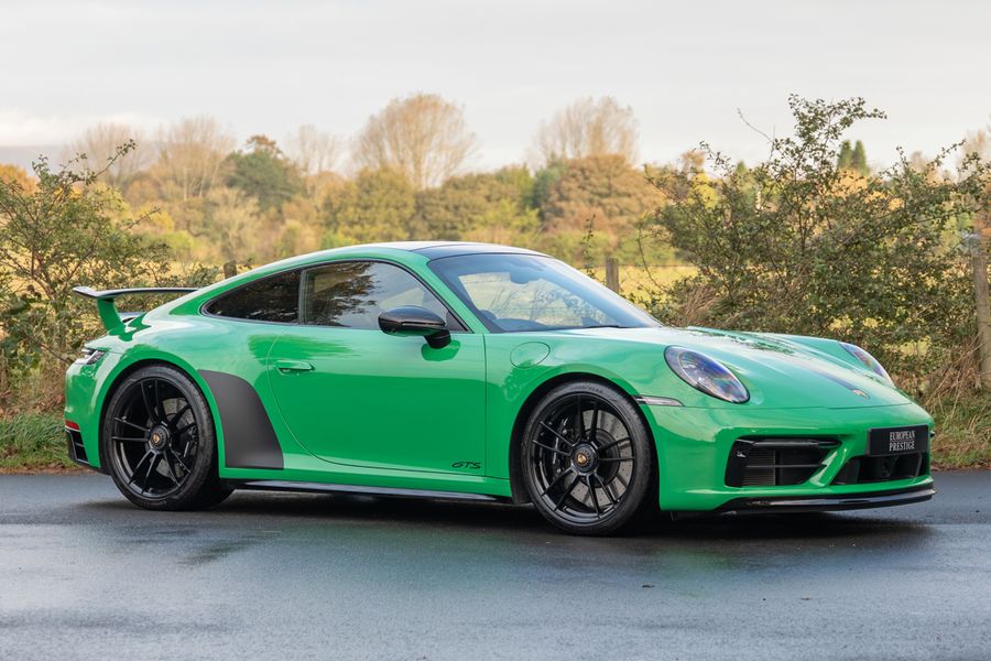 Porsche 911 (992) Carrera 4 GTS