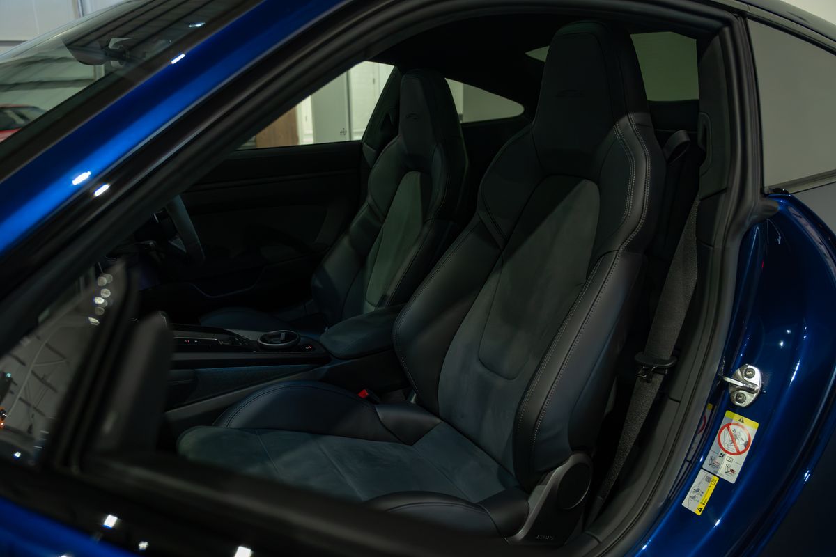 2024 Porsche 911 (992.1) Carrera 4 GTS
