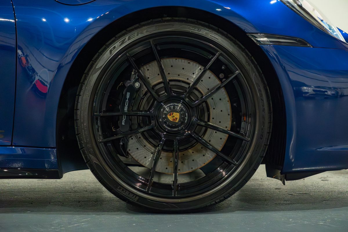 2024 Porsche 911 (992.1) Carrera 4 GTS