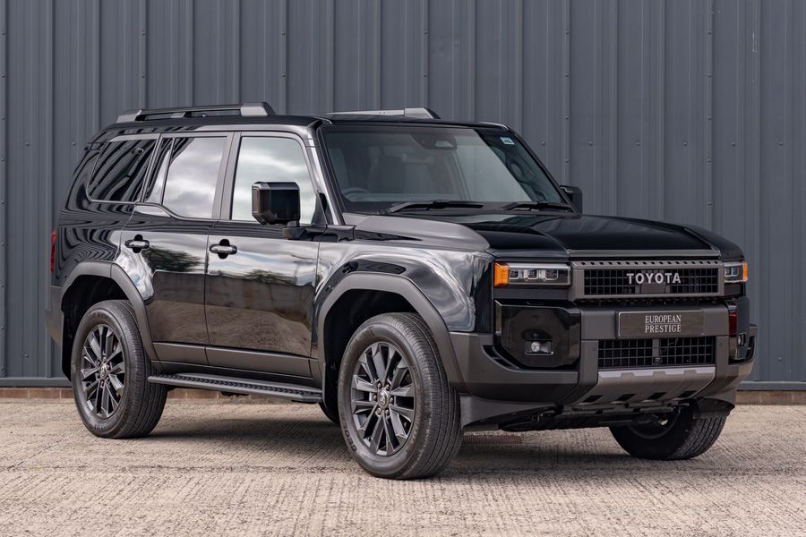 Toyota Land Cruiser Invincible